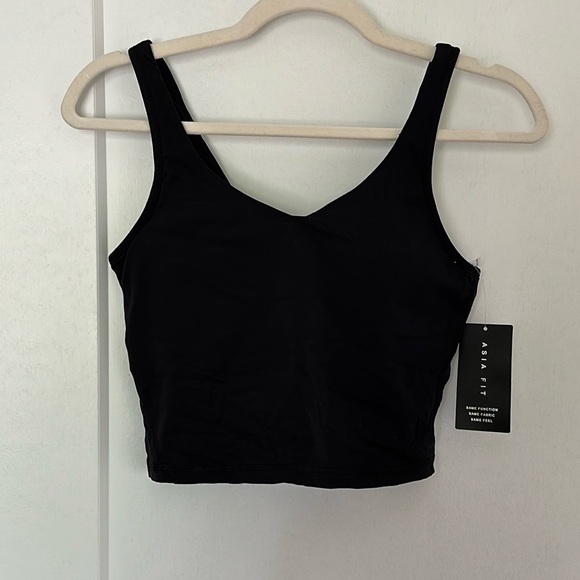 NWT Asia Fit Workout Top with built in bra! - Picture 1 of 5